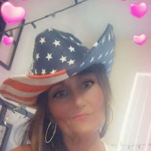 Meet your Posher, Laurie